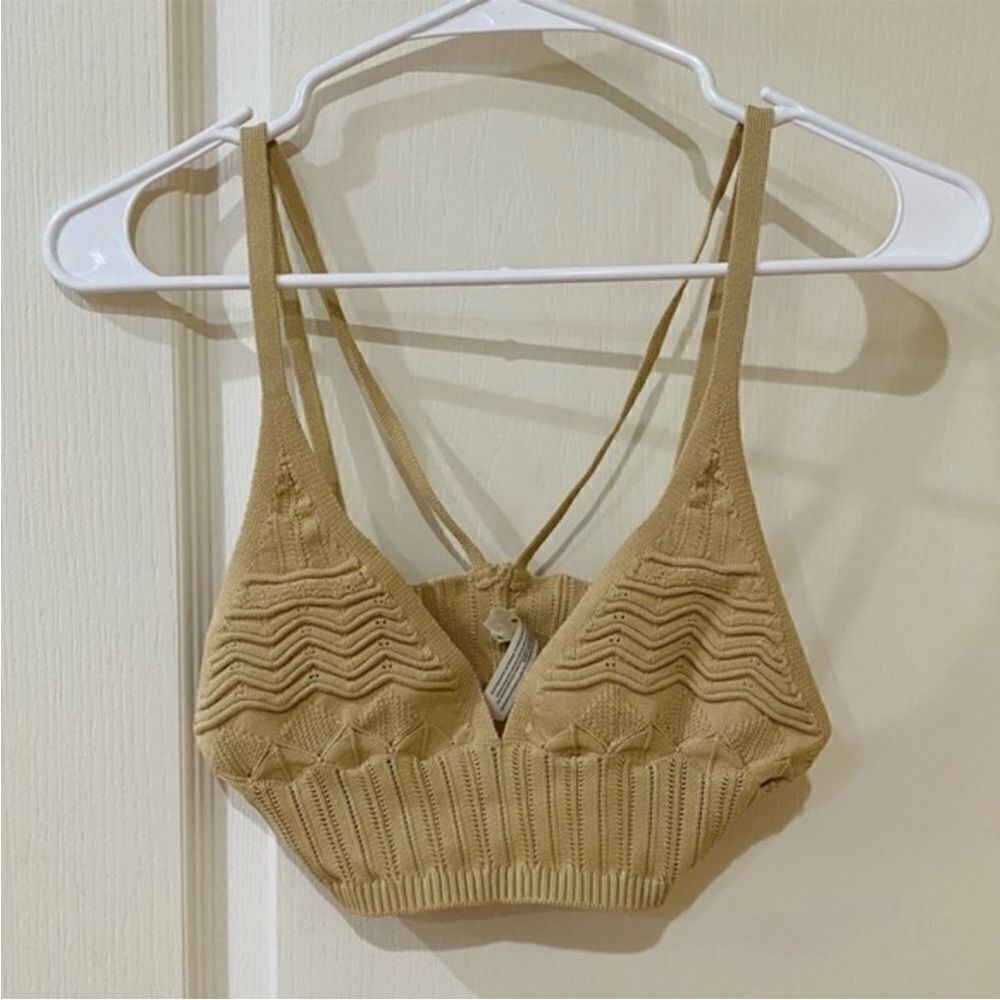 Free People NWOT Knit Cropped top size medium